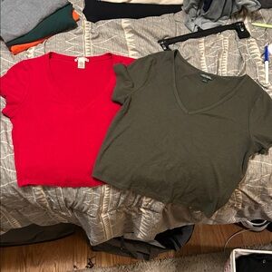 Set Of Two Ribbed V‑Neck Cropped Tees